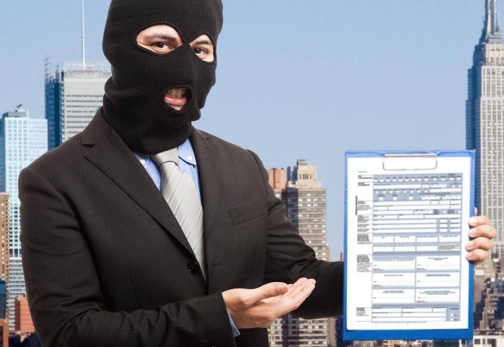 Орловцы могут поставить запрет на сделки с недвижимостью без своего личного участия в целях защиты от мошенников